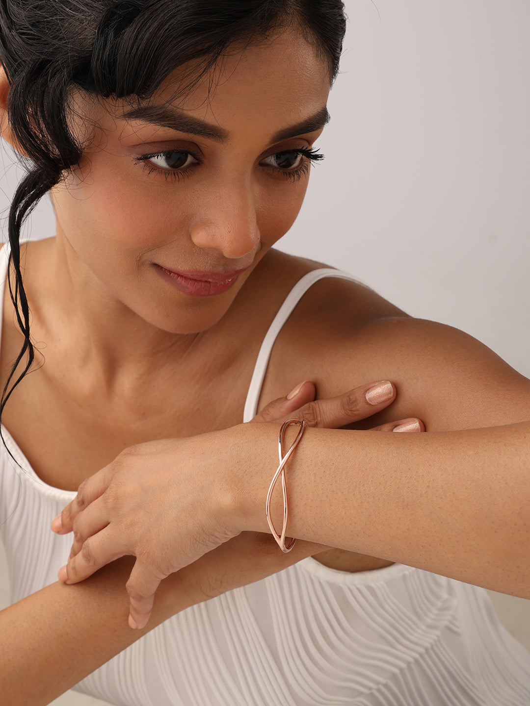 Criss Cross Rose Gold Bangle Bracelet