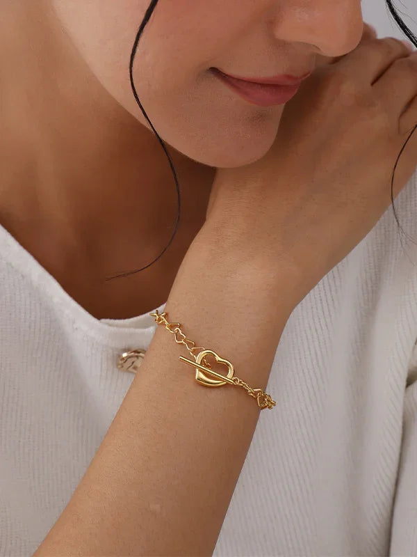 Golden Amoura Heart Charm Bracelet