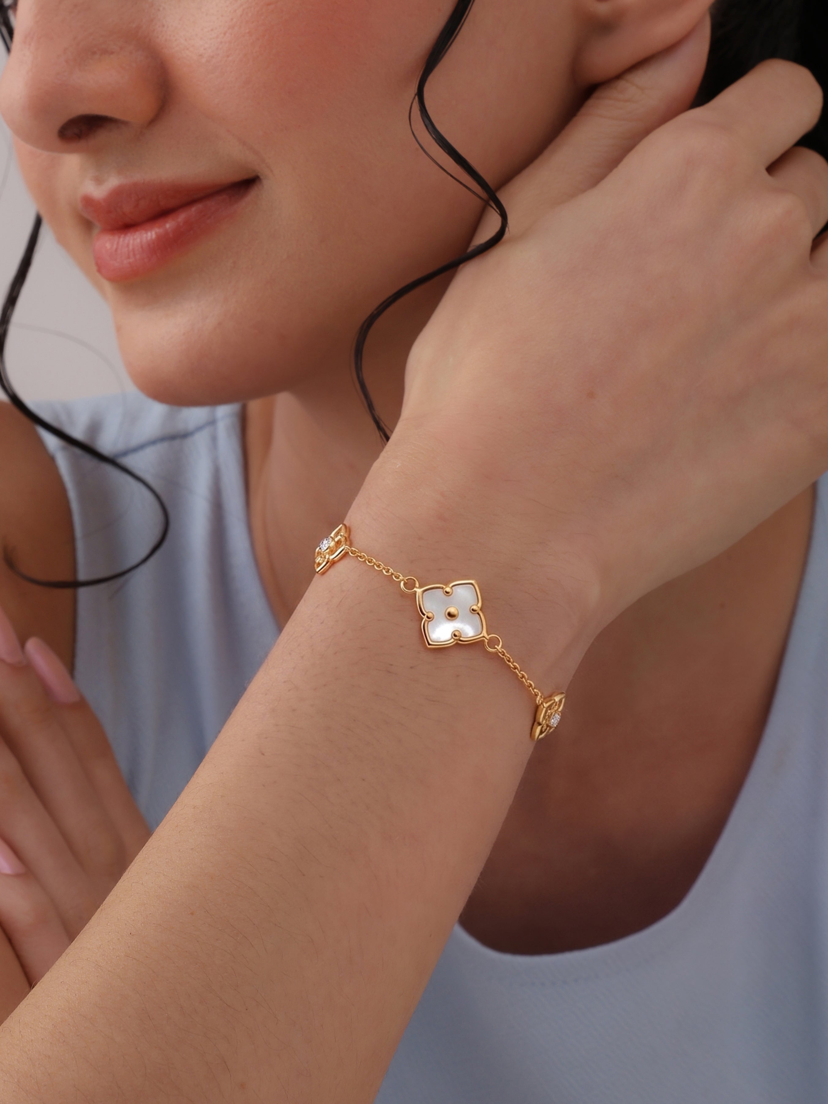 Flash Gold Elegant Bracelet