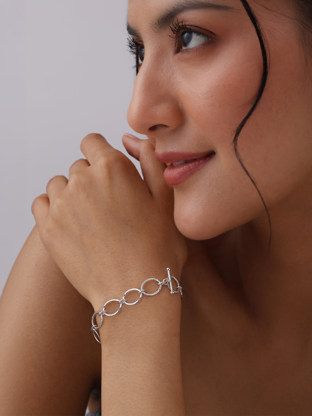 Martella Hammered Oval Circle T-Bar Women's Bracelet