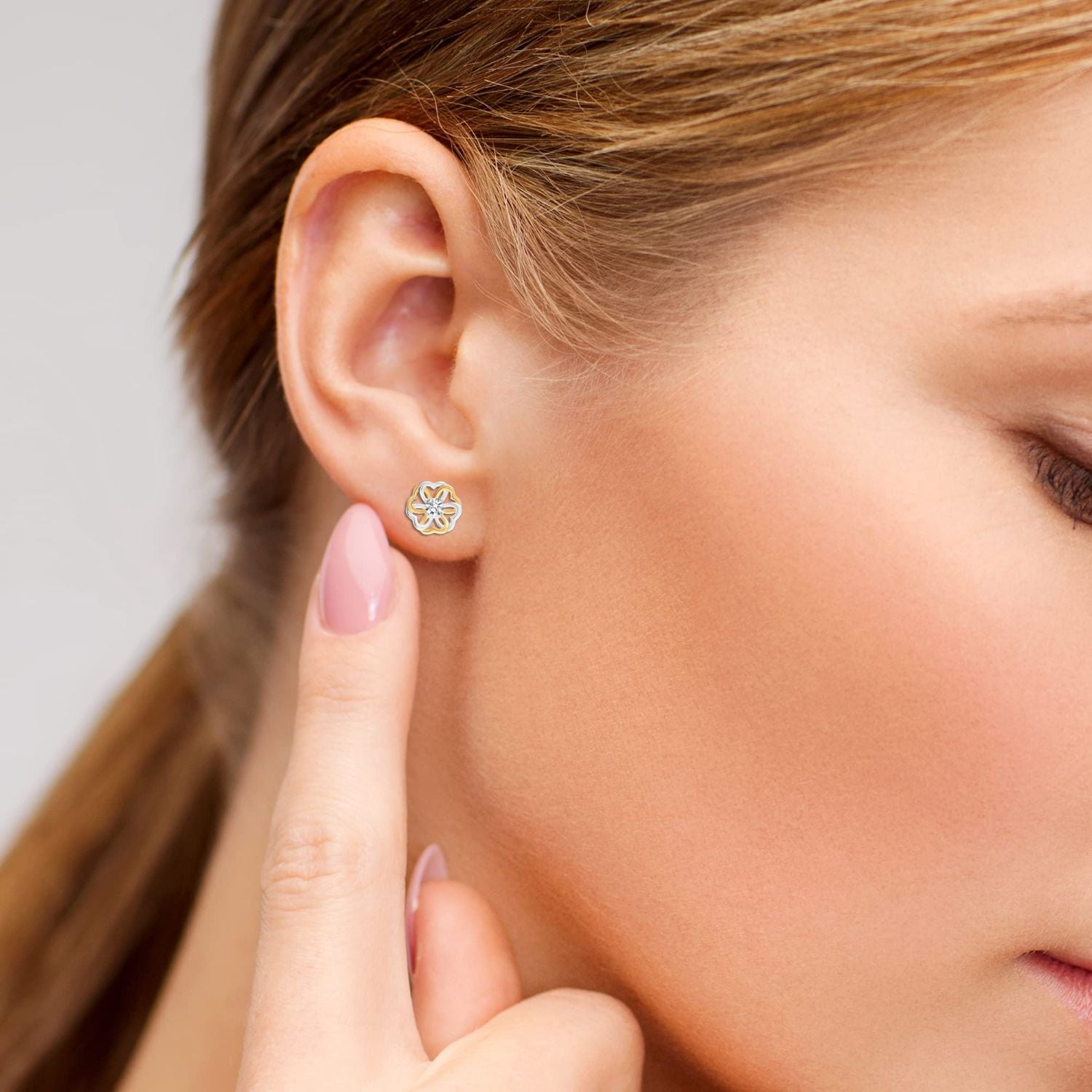 925 Sterling Silver Crystal CZ Daisy Flower Small Stud Earrings for Teen Women