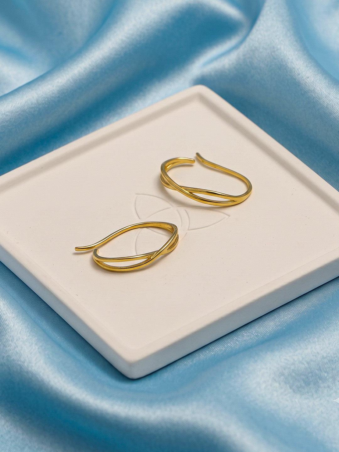 Gold Twist Pull-Through Hoops