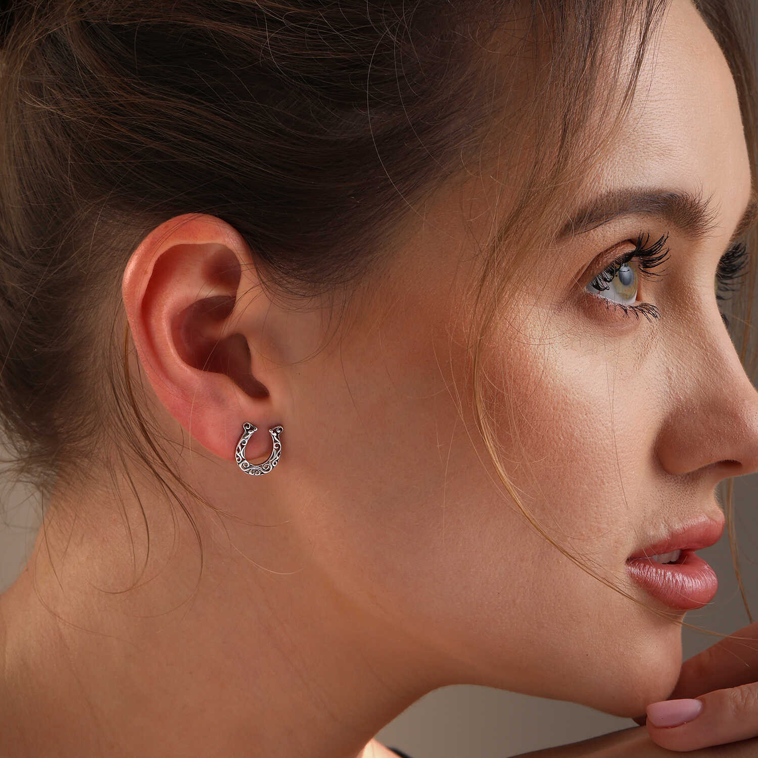 925 Sterling Silve U-Shaped Filigree Design Horseshoe Stud Earrings for Women