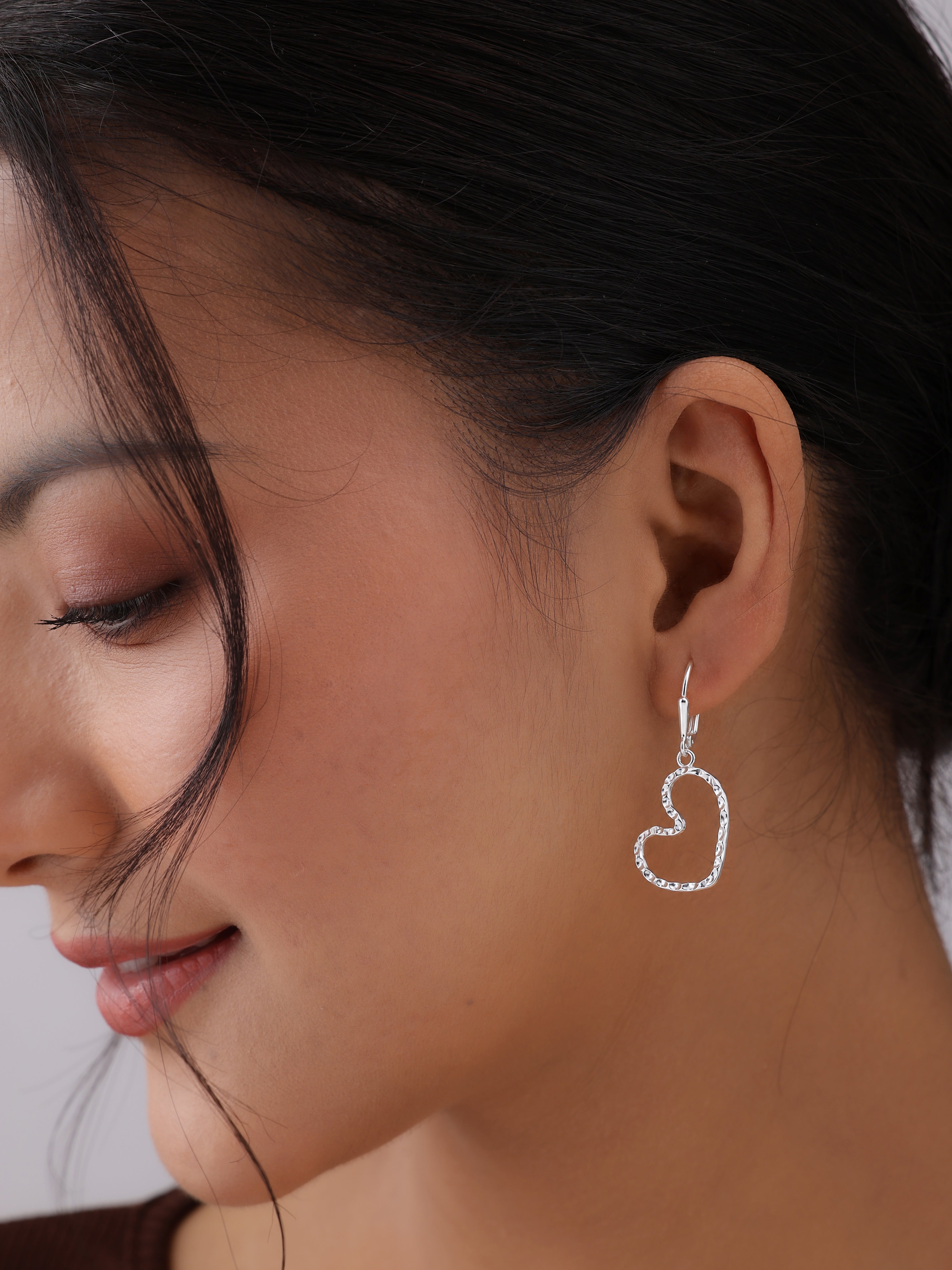 Cuore Hammered Open Heart Women's Drop Earrings