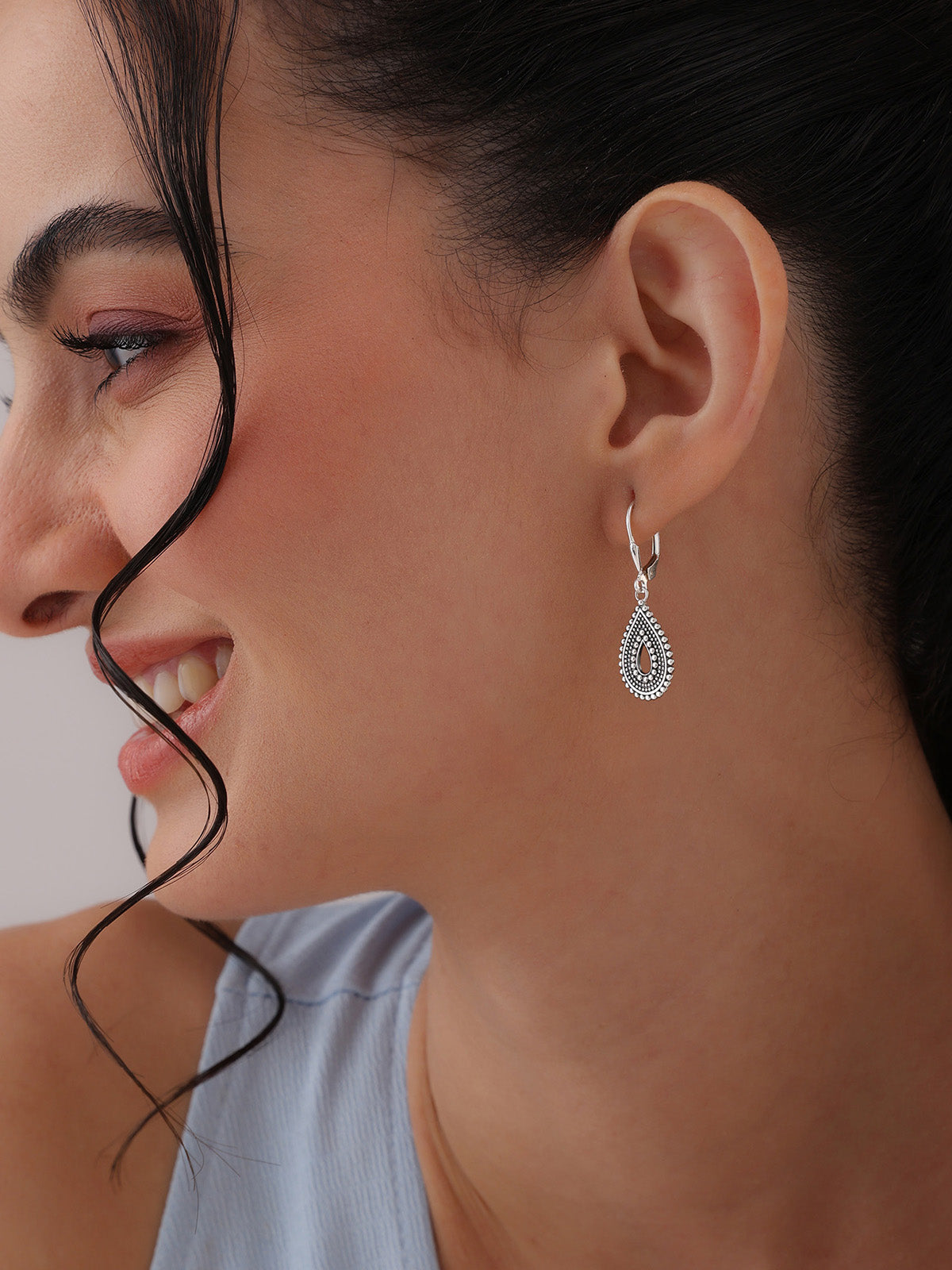 Goccia Antique Beaded Teardrop Women's Drop Earrings