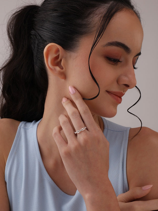 High-Polish Infinity Wedding Band