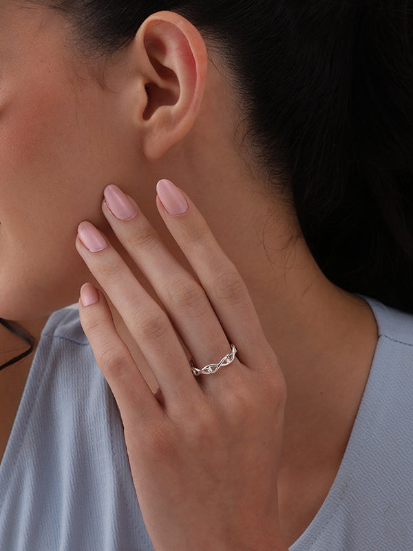 High-Polish Infinity Wedding Band