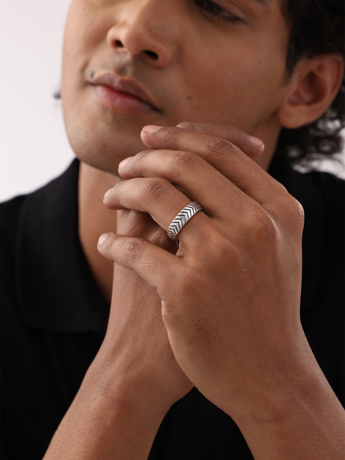 Freccia Chevron Arrow Men's Band Ring
