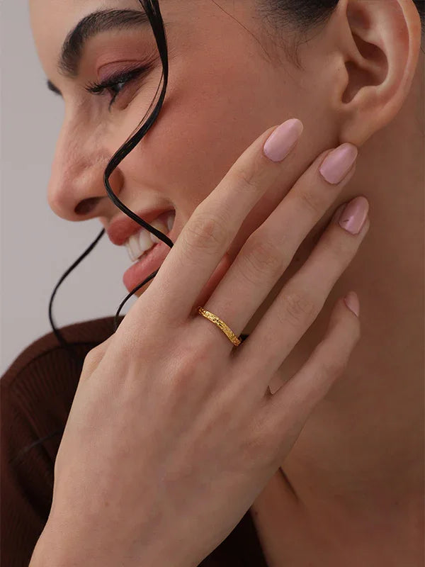 Lunara Textured Wavy Finger Ring for Women