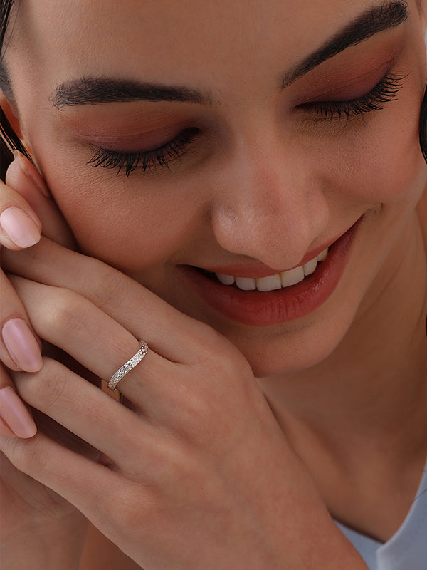 Woman wearing Elara contemporary adjustable ring 