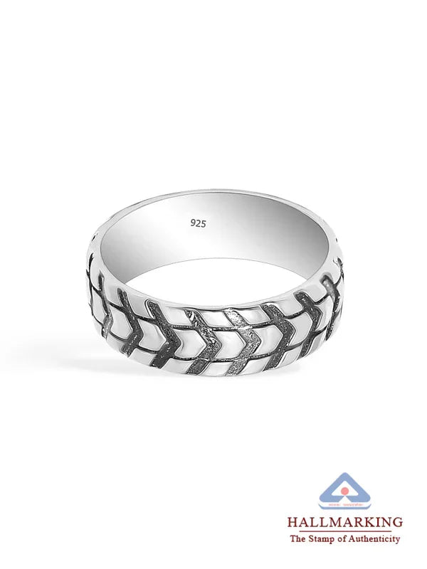The Midnight Monarch Ring