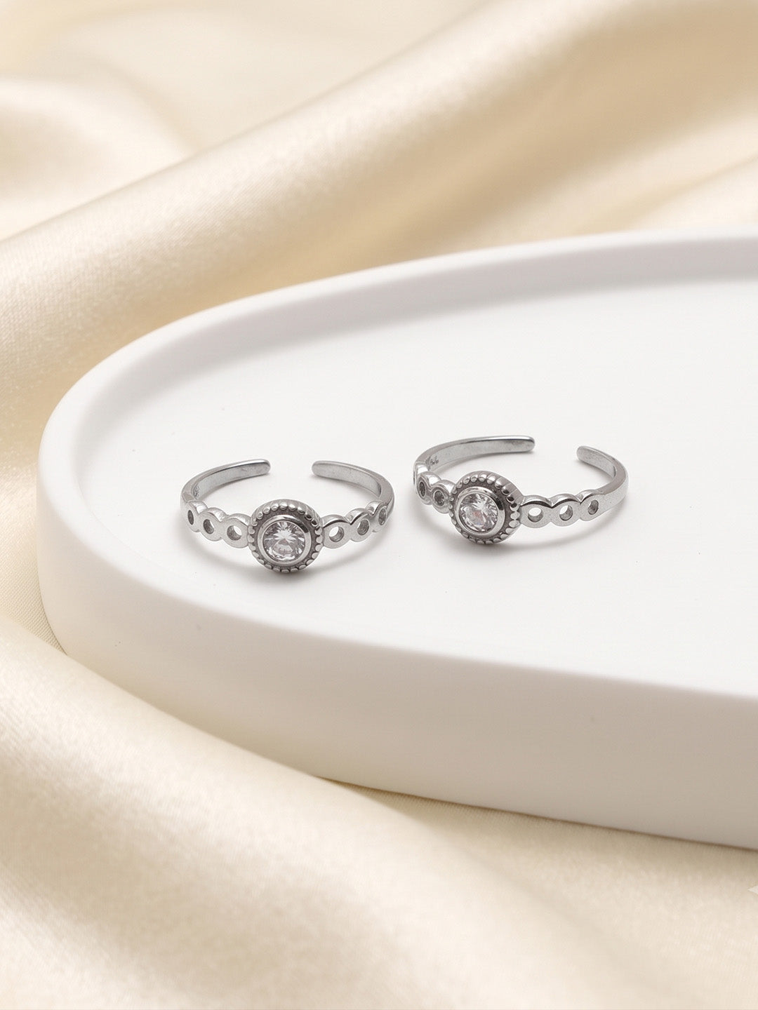 Rhodium CZ Classic Toe Ring