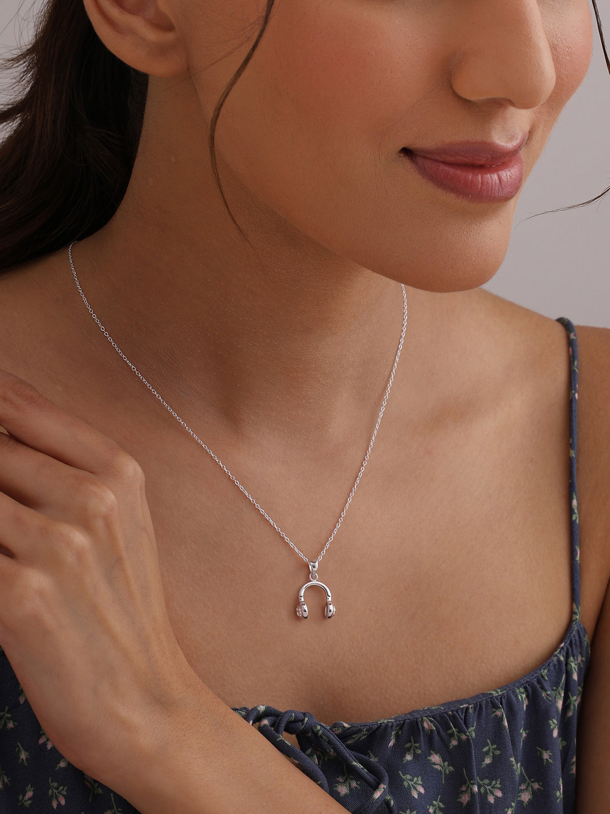 Silver Headphone Pendant Necklace