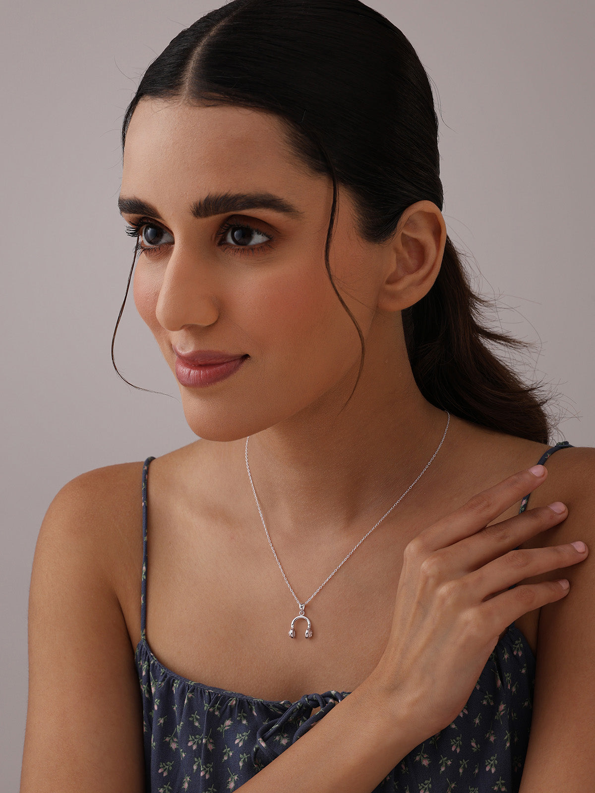 Silver Headphone Pendant Necklace