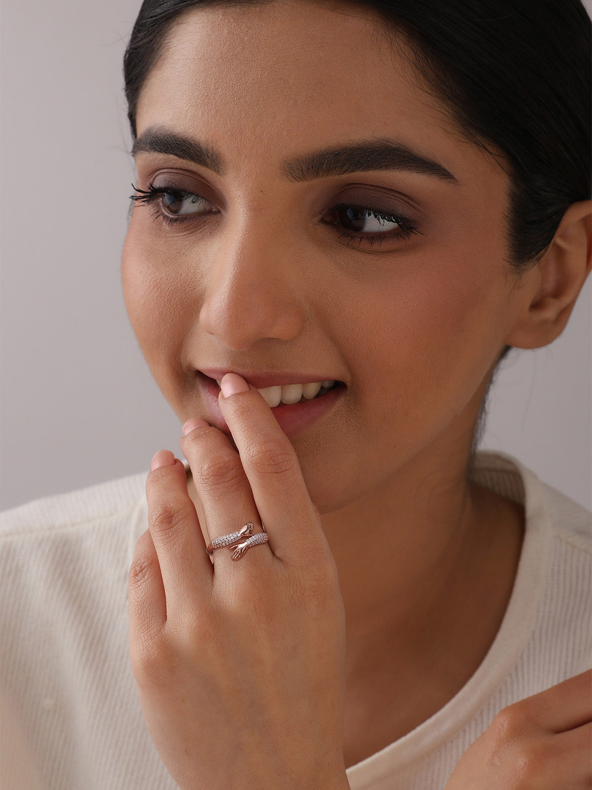 Amora Hand Embrace Ring