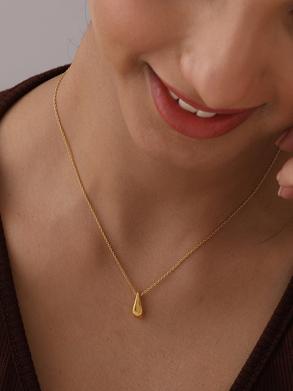 Golden Glow Teardrop Pendant Necklace