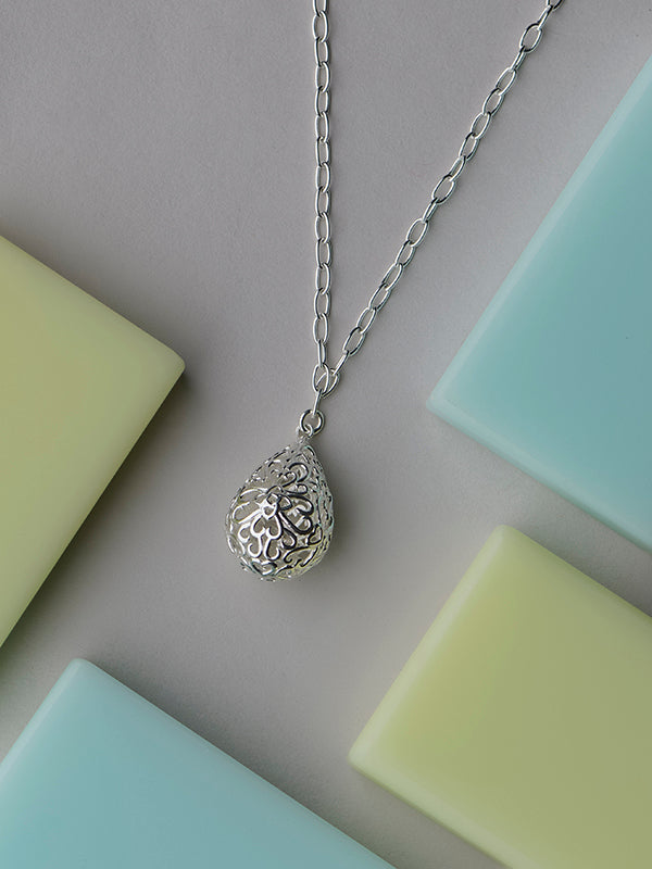 Solene Balanced Pendant with chain Necklace for Women