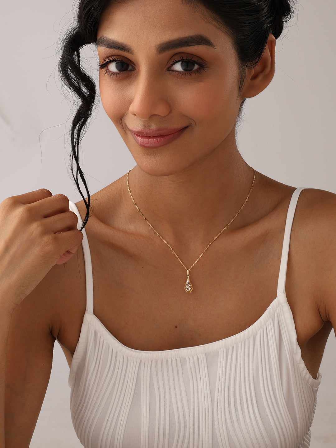Gold Pendant Necklace