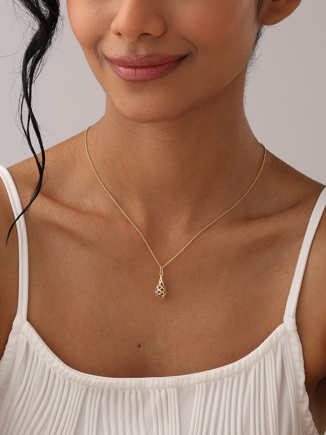 Gold Pendant Necklace