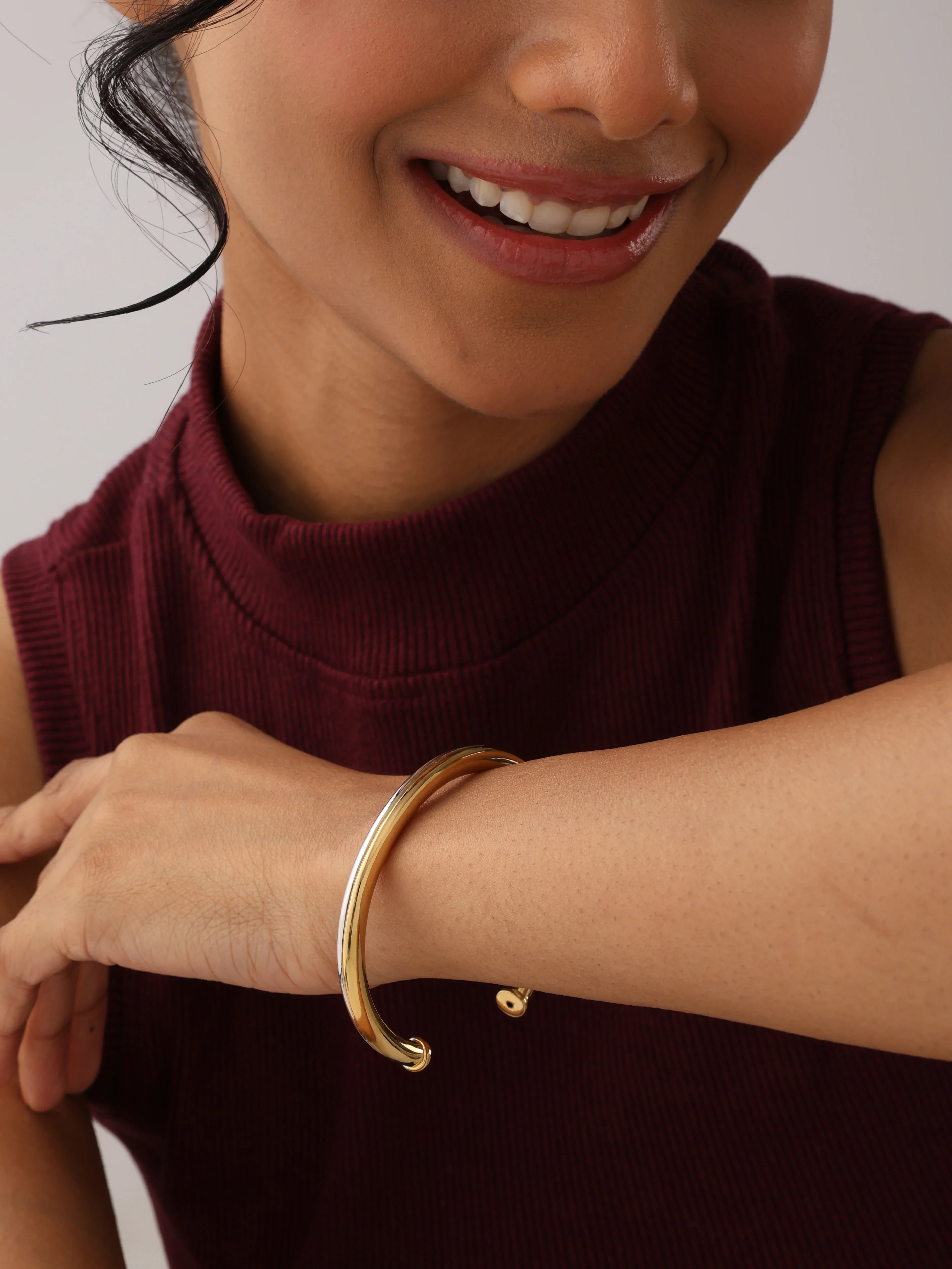 Minimal Curve Open Bangle In 925 Sterling Silver Premium Jewellery Minimal Curve Open Bangle In 925 Sterling Silver Premium Jewellery