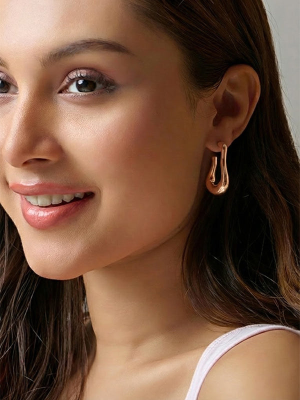 Nova Curve Gold Hoop Earrings