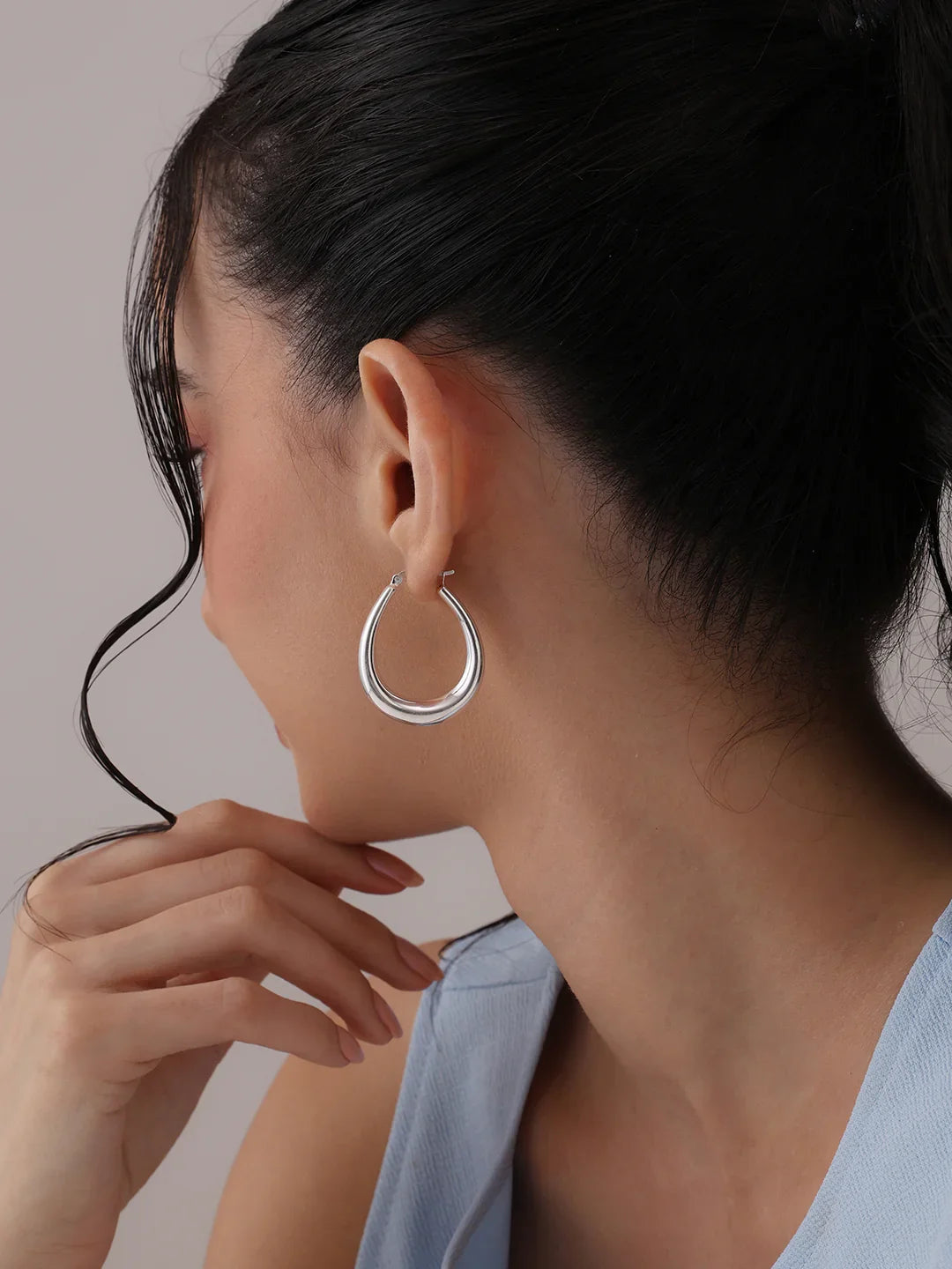 Medium Oval Puffed Shrimp Click-Top Hoops