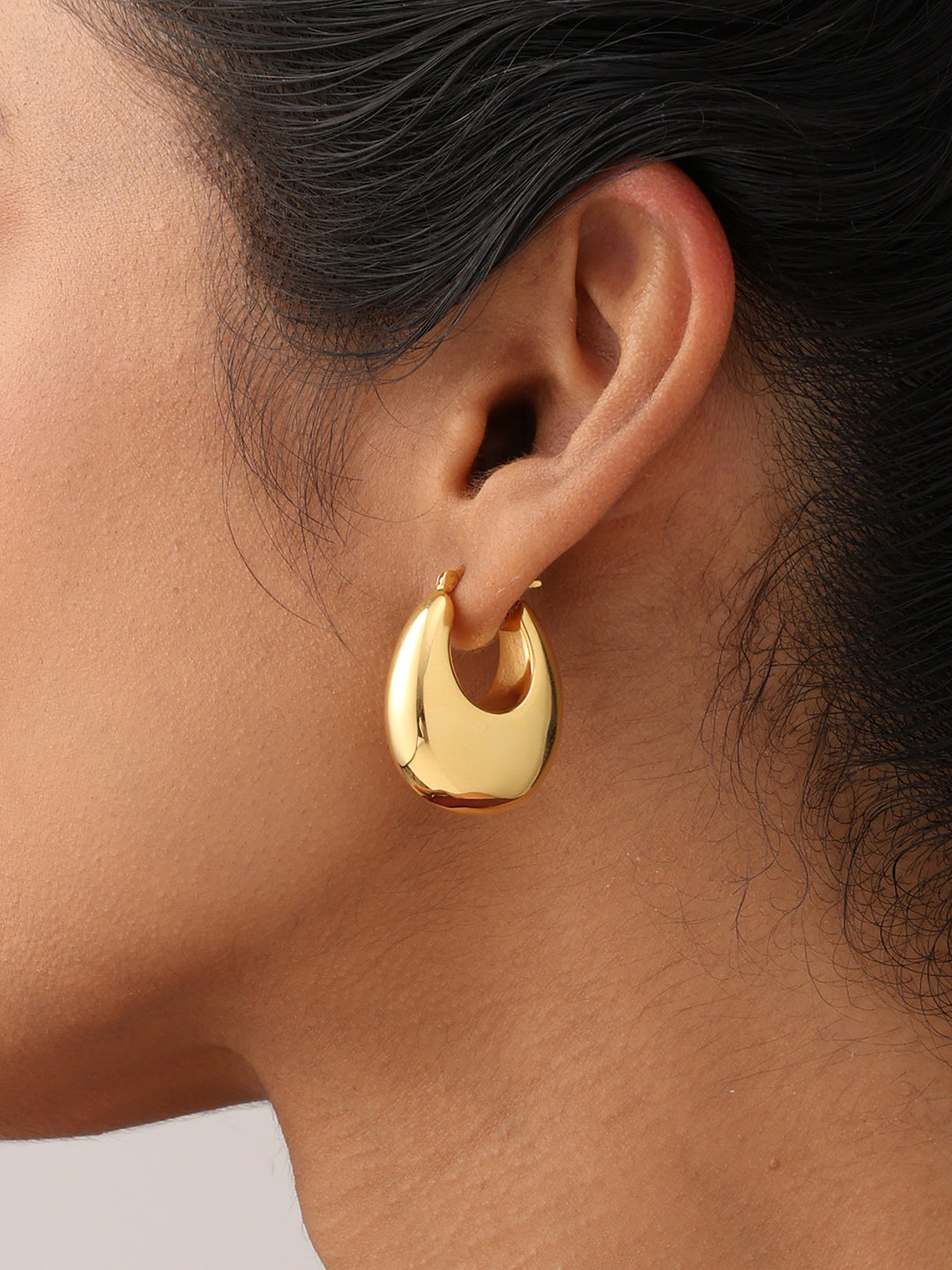 Golden Amora Oval Hoops