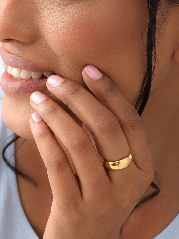 Round Shape Modern Ring in Flash Gold