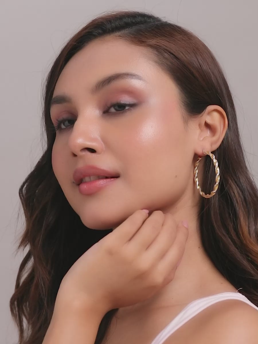 Load video: Tricolor Twisted Grande Hoops