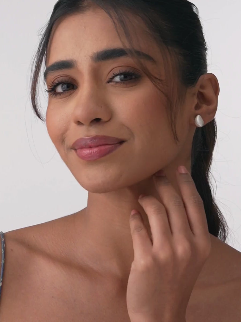 Load video: Vera Prism Gold Studs