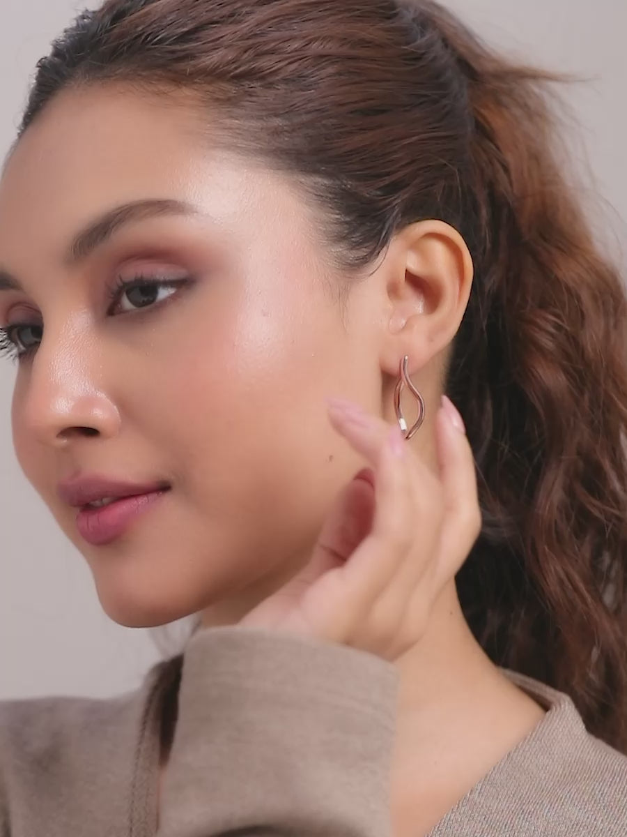 Load video: 14K Rose-Gold Plated Bella Wavy Dangler Earrings