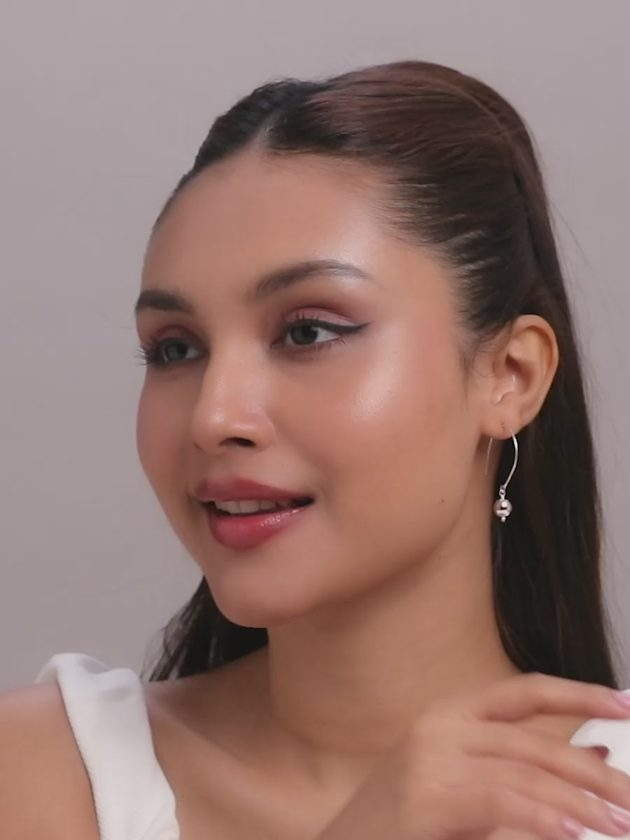 Load video: Threader Wire Hammered Mirror Ball Disco Ball Drop Dangle Earring for Women