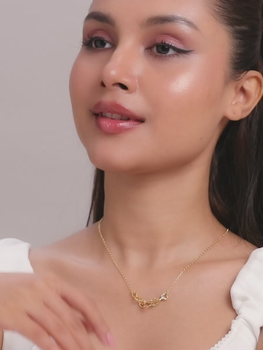 Load video: Rhea Fluid Necklace Necklace for Women