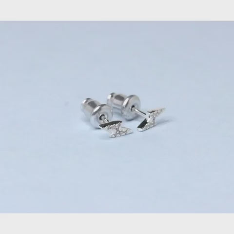 Load video: Gold Polished Stud Earrings