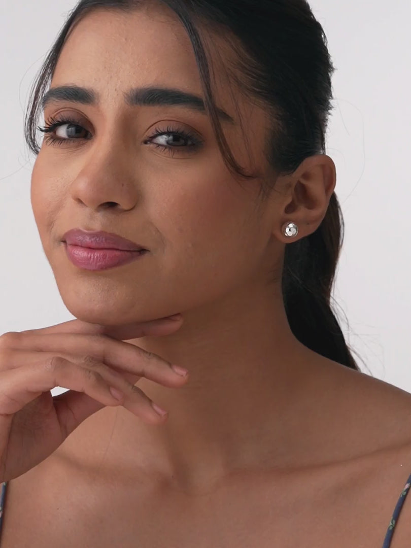 Load video: Lightweight Ball Stud Earrings