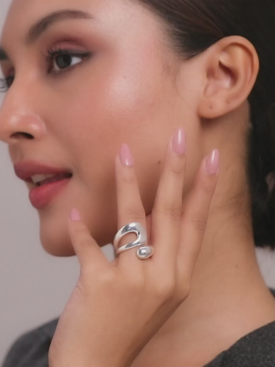 Load video: Chunky Open Teardrop Adjustable Ring