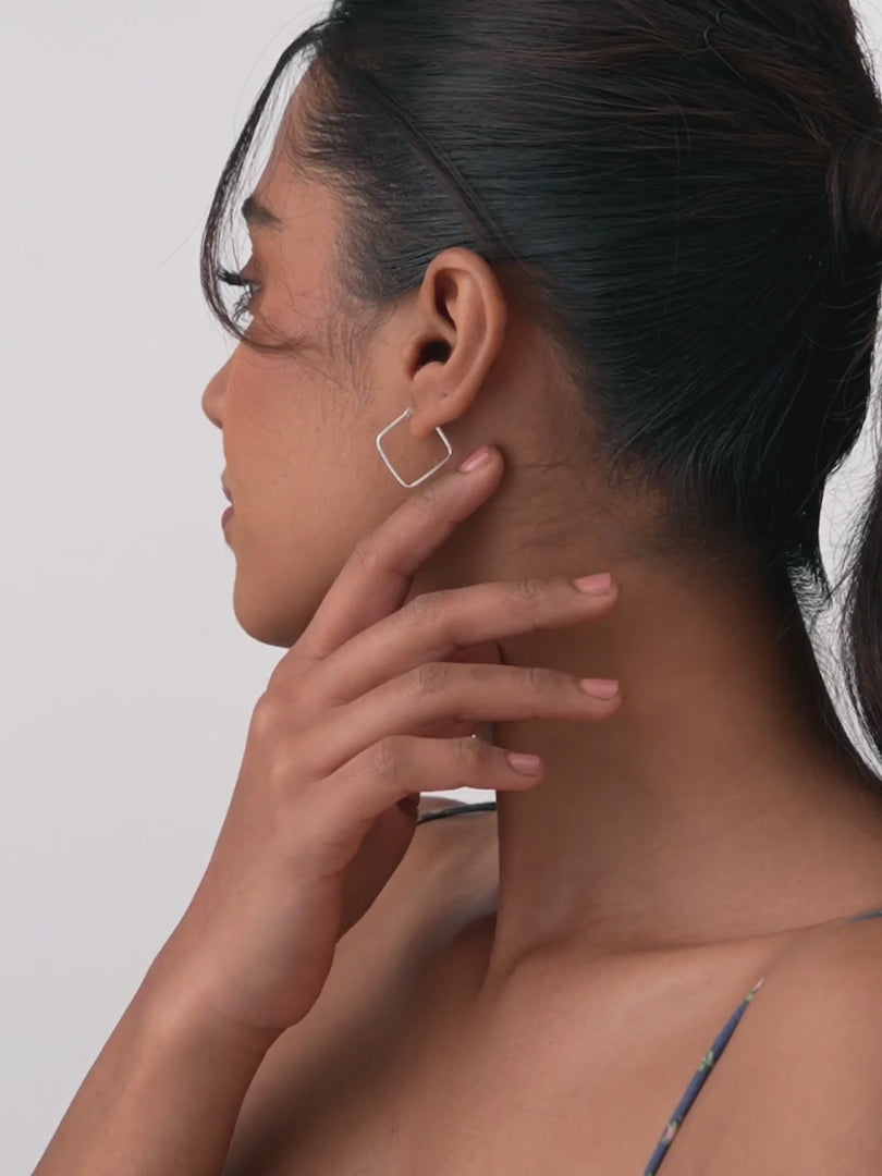Load video: Noor Square Hoop Earrings