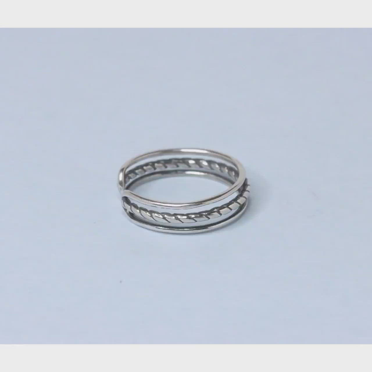 Load video: Antique Hypoallergenic Open Adjustable Toe Ring